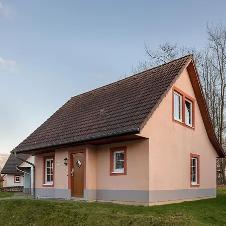 Charming Villa, Near The River Moselle קוכם