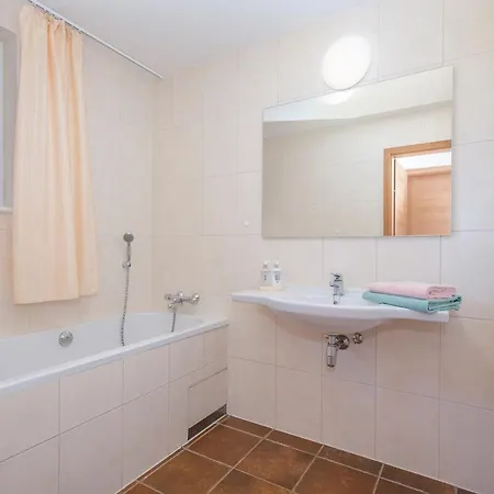 Charming Villa, Near The River Moselle וילה קוכם