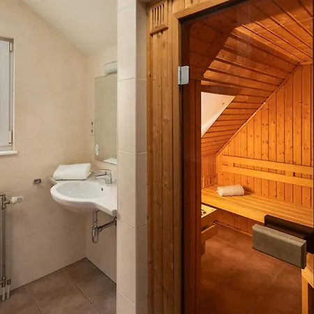 Charming Villa, Near The River Moselle וילה
